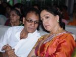 Madan Paliwal and Hema Malini at the Murari Bapu in Nathdwara festival on 21st Aug 2012.JPG